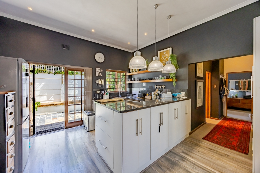 2 Bedroom Property for Sale in Harfield Village Western Cape